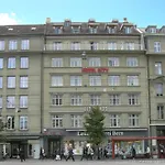 Am Bahnhof