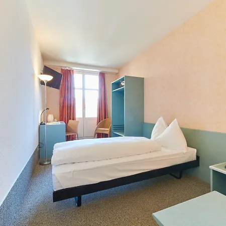 法斯滨班霍夫城市酒店 3*