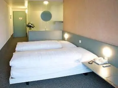 法斯滨班霍夫城市酒店 3* 伯尔尼